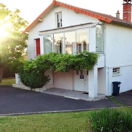 Gite Pavillon Kifadonfe 3 Ch Avec Cour Et Jardin Clos Saint-Germain-Lembron Exterior foto