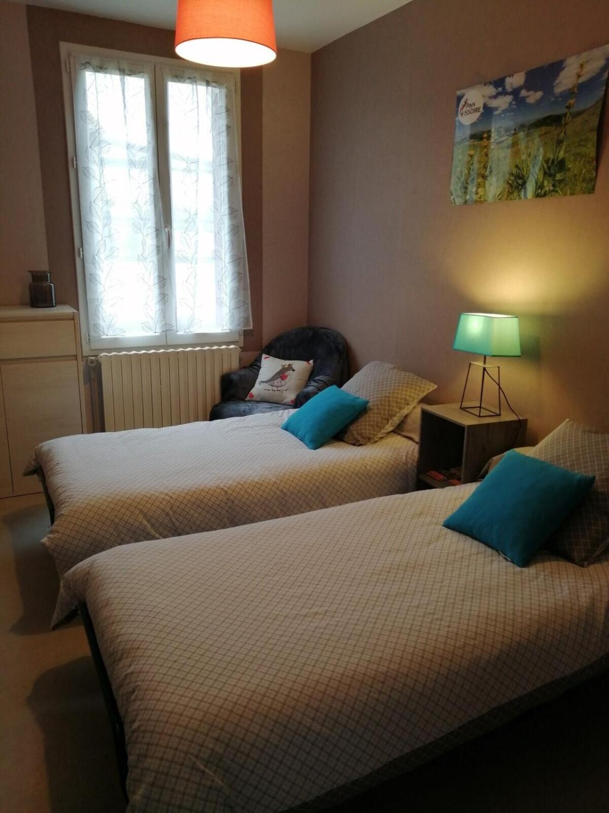 Gite Pavillon Kifadonfe 3 Ch Avec Cour Et Jardin Clos Saint-Germain-Lembron Exterior foto